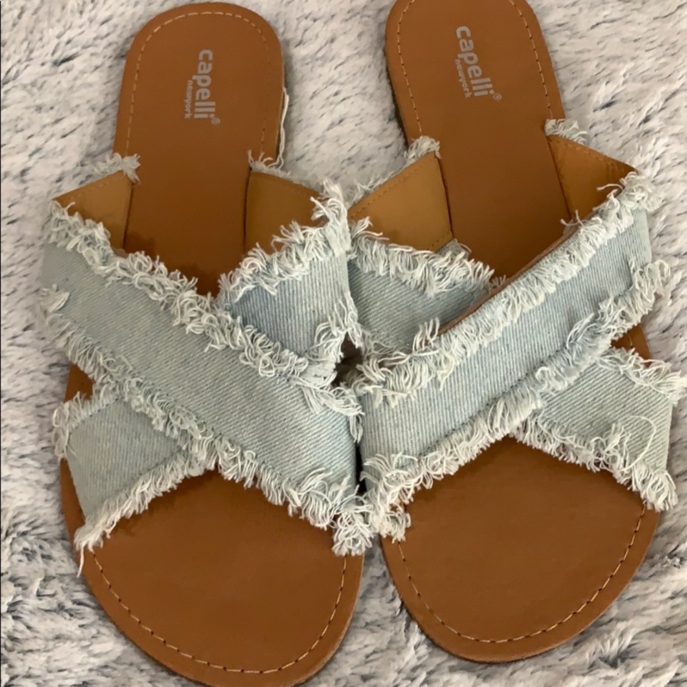 ⭐️🌸Capelli chambray raw hem criss cross slides - Picture 1 of 12